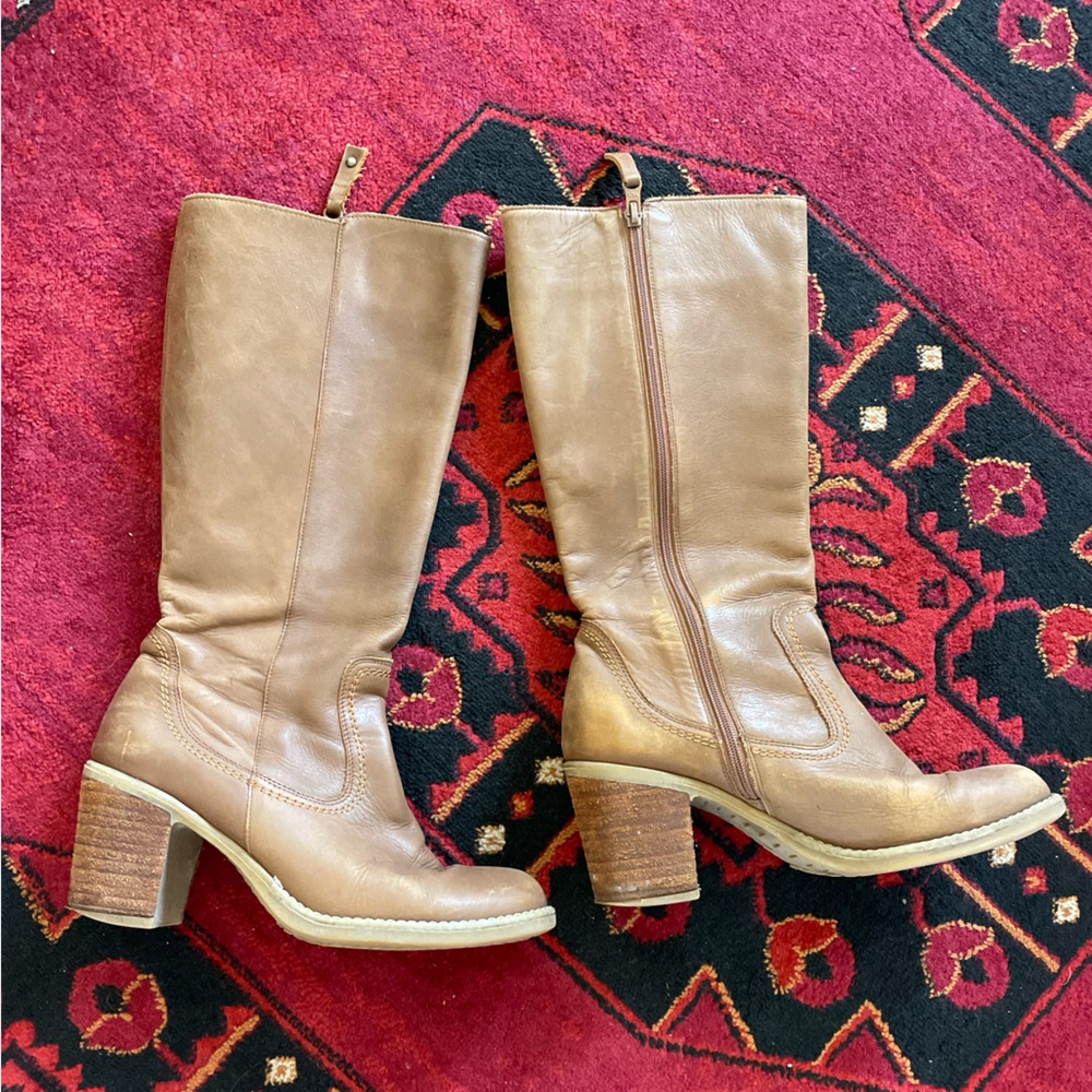 Brown leather boots from Colombia